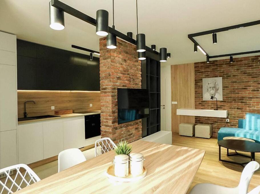 Queen'S Luxury Apartment Ohrid Bagian luar foto